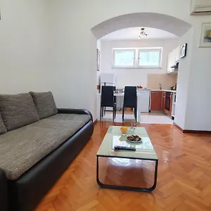 apartman-ana-1.primorje-gorskikotar.com/