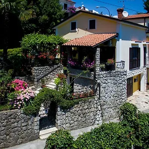 apartment-dolores-opatija.primorje-gorskikotar.com/